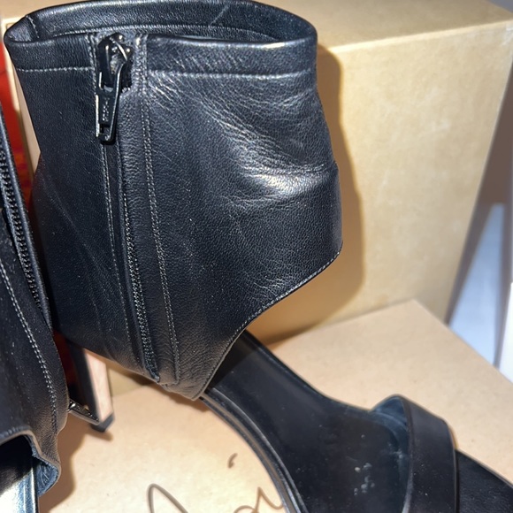 Vince leather heel with ankle zipper Made in Italy size 7 - Picture 1 of 8